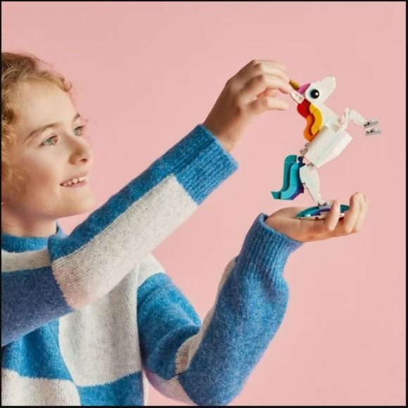 LEGO Creator 3 n1 Magical Unicorn Seahorse Peacock Rainbow 31140 Easter basket - Picture 11 of 16